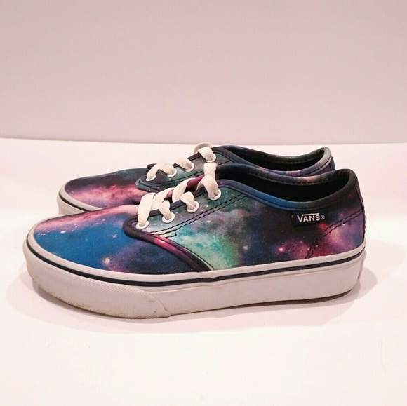 toyota hybrid minivan